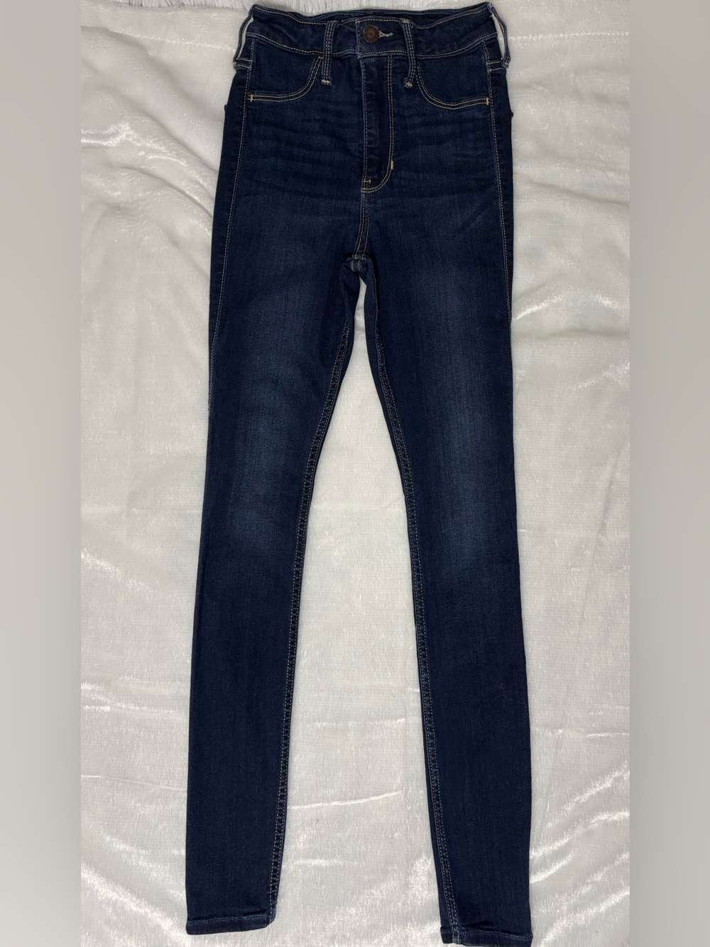 Hollister Ultra High-Rise Jean Jeggings Advanced Stretch Size 0Reg (24Wx28L)